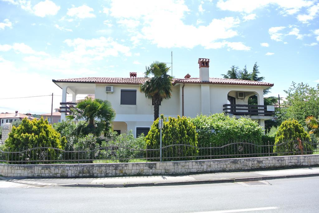 Apartmaji Nika Izola Buitenkant foto